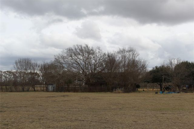 5555 County Road 135 Road, Wharton, TX 77488