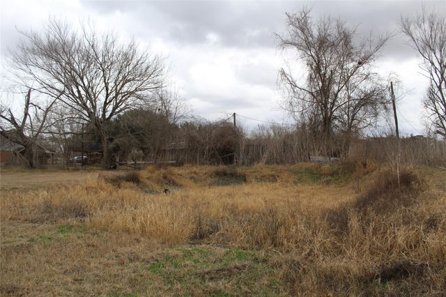 5555 County Road 135 Road, Wharton, TX 77488