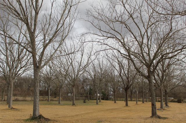 5555 County Road 135 Road, Wharton, TX 77488