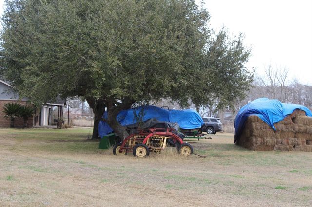 5555 County Road 135 Road, Wharton, TX 77488