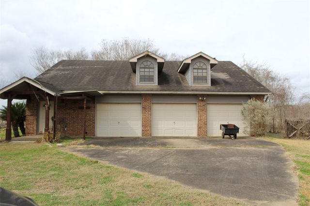 5555 County Road 135 Road, Wharton, TX 77488