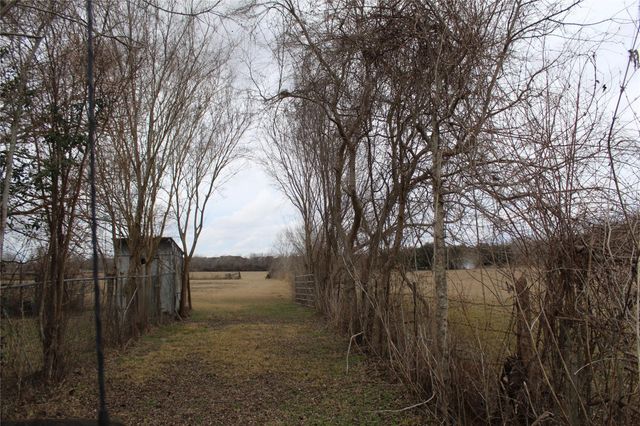 5555 County Road 135 Road, Wharton, TX 77488