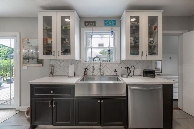 912 CORNELIUS AVENUE, Tampa, FL 33603