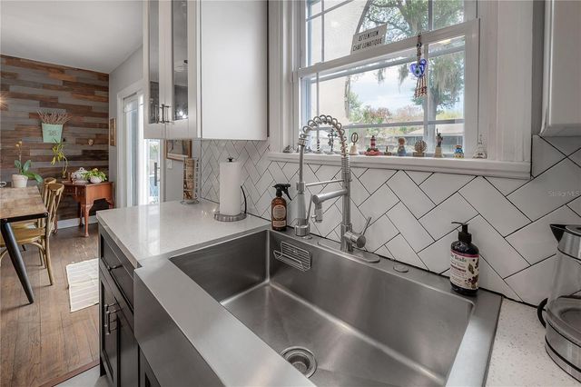 912 CORNELIUS AVENUE, Tampa, FL 33603