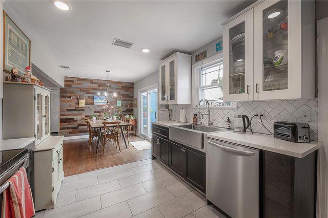 912 CORNELIUS AVENUE, Tampa, FL 33603