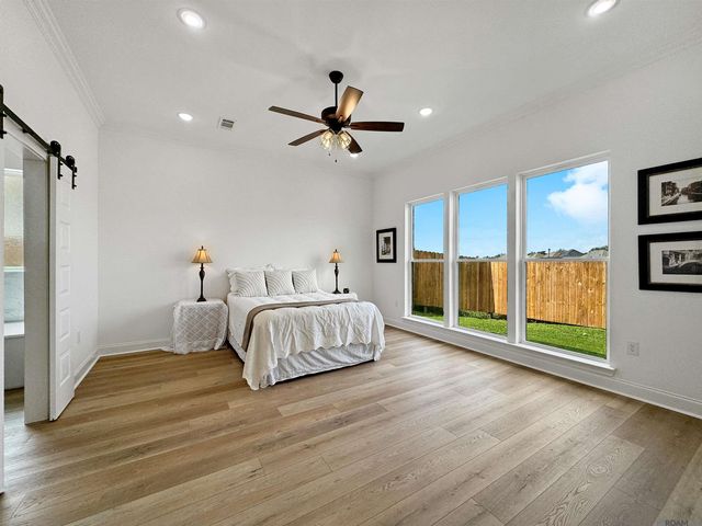 39532 Hernando De Soto Dr, Darrow, LA 70725