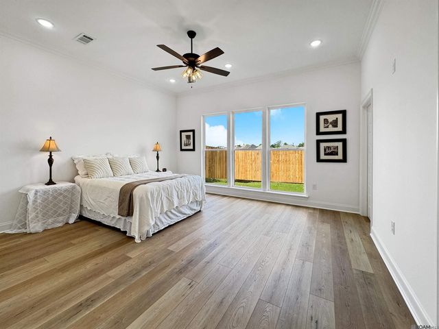 39532 Hernando De Soto Dr, Darrow, LA 70725