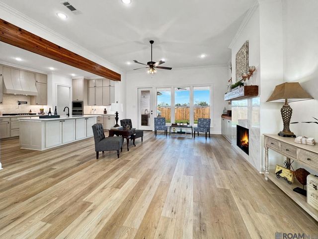 39532 Hernando De Soto Dr, Darrow, LA 70725