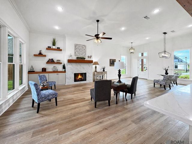 39532 Hernando De Soto Dr, Darrow, LA 70725