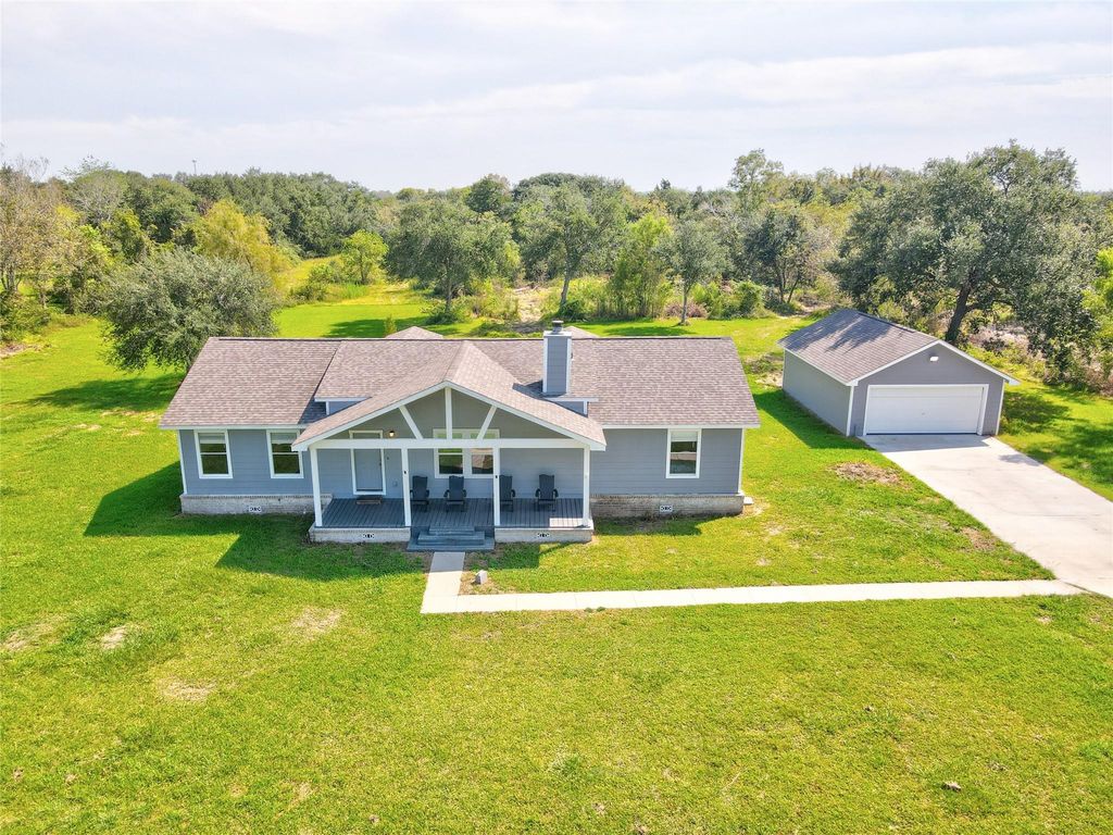 5035 Farmer Road, Alvin, TX 77511