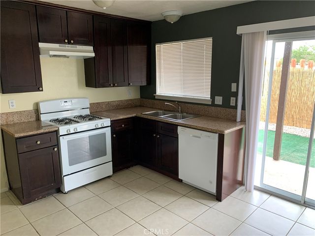 21010 Sitting Bull Road 3, Apple Valley, CA 92308