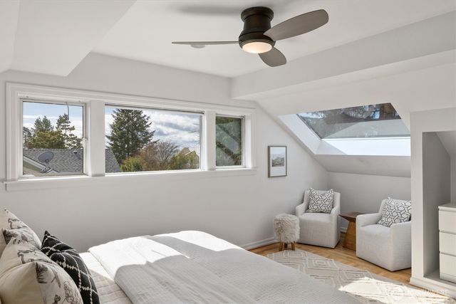 2419 28th Avenue W, Seattle, WA 98199