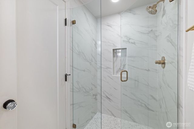 2419 28th Avenue W, Seattle, WA 98199