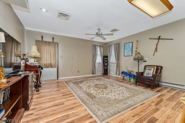 12 Church Rd, Holland Twp., NJ 08848