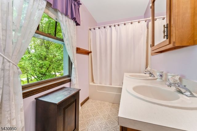 12 Church Rd, Holland Twp., NJ 08848