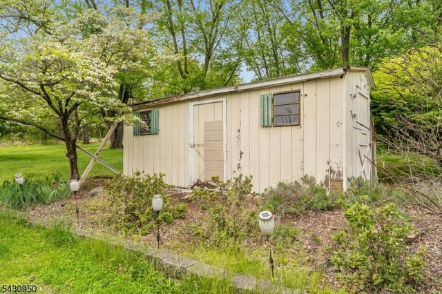 12 Church Rd, Holland Twp., NJ 08848