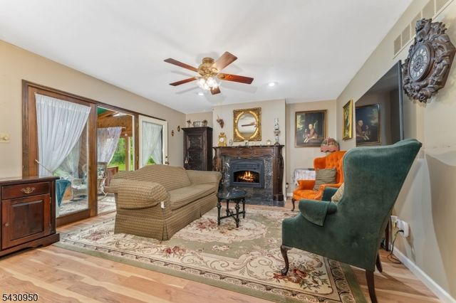 12 Church Rd, Holland Twp., NJ 08848