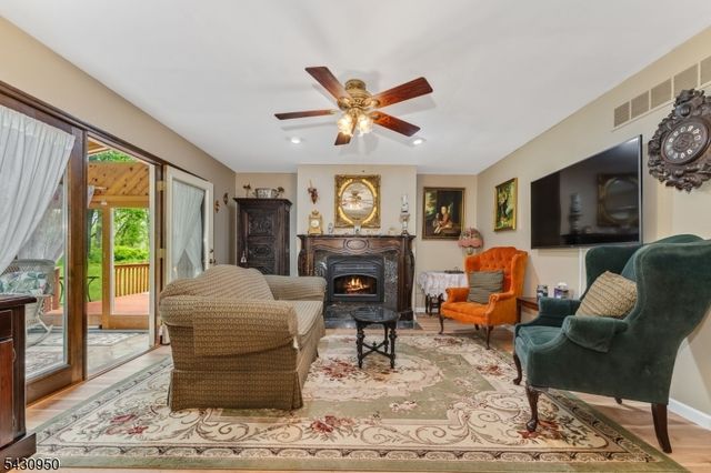 12 Church Rd, Holland Twp., NJ 08848