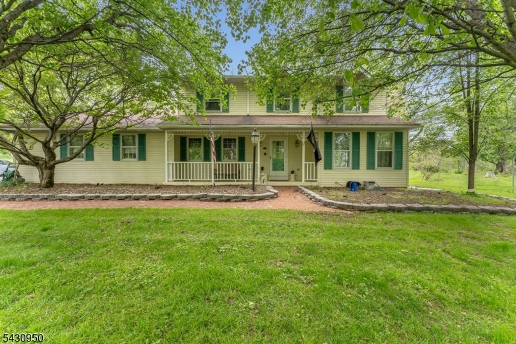 12 Church Rd, Holland Twp., NJ 08848