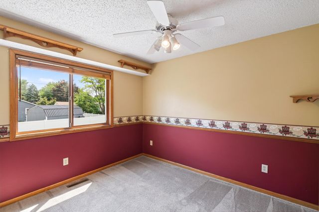 1113 Polk Street S, Shakopee, MN 55379