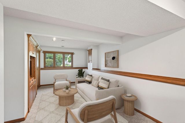1113 Polk Street S, Shakopee, MN 55379