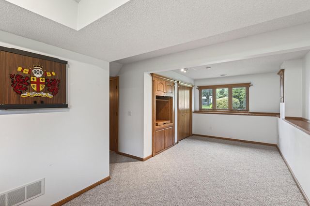 1113 Polk Street S, Shakopee, MN 55379