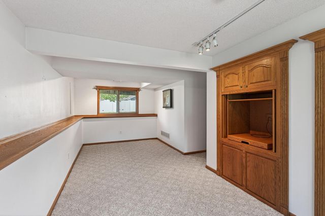 1113 Polk Street S, Shakopee, MN 55379