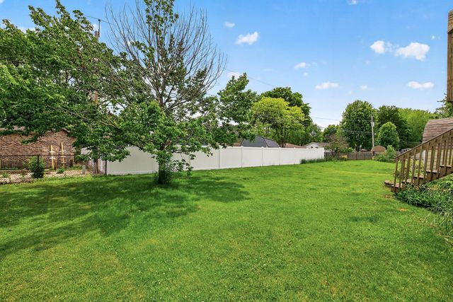 1113 Polk Street S, Shakopee, MN 55379