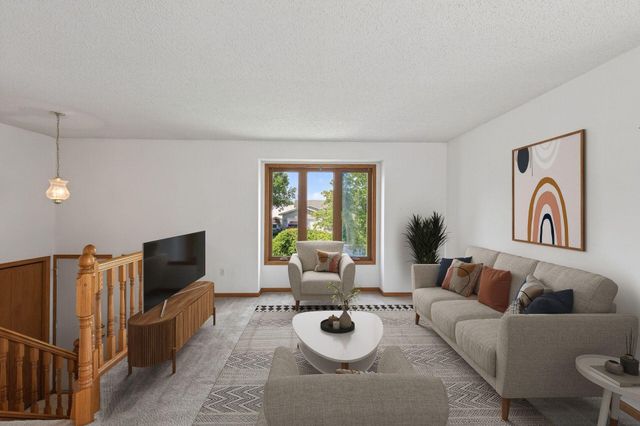 1113 Polk Street S, Shakopee, MN 55379