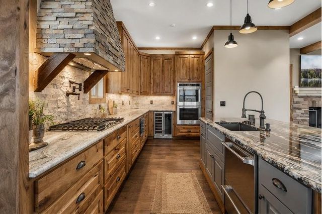 15 Lauren Lane NE, Rydal, GA 30171