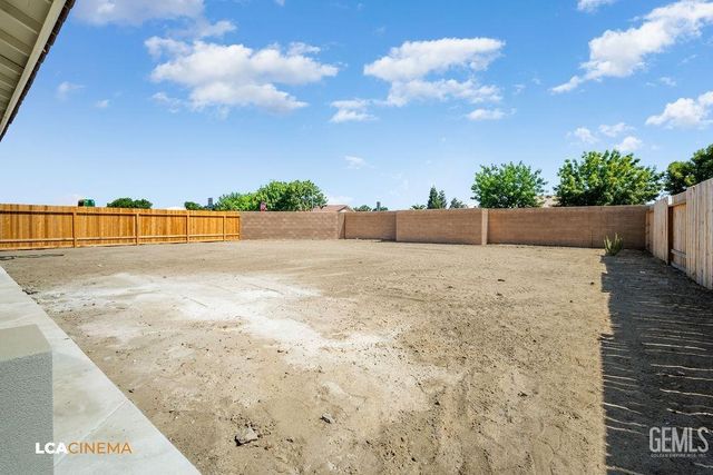 735 Sammy Way, Shafter, CA 93263