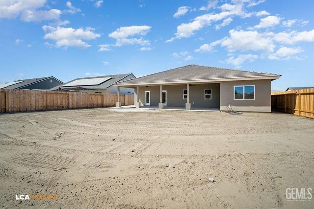 735 Sammy Way, Shafter, CA 93263