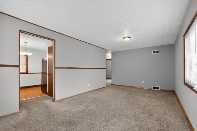 627 Savannah Drive, Columbus, OH 43228