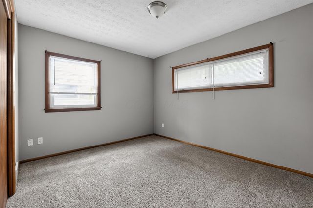 627 Savannah Drive, Columbus, OH 43228