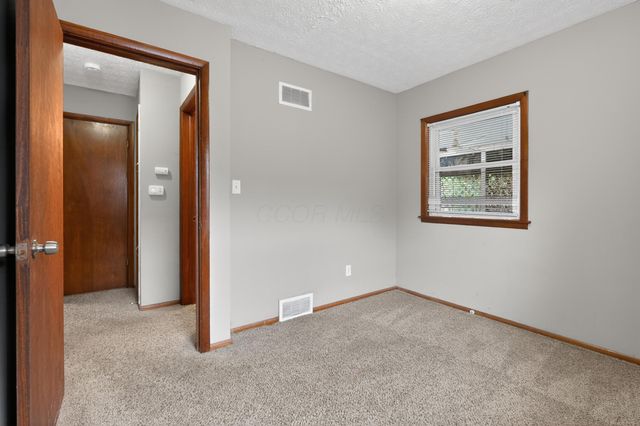 627 Savannah Drive, Columbus, OH 43228