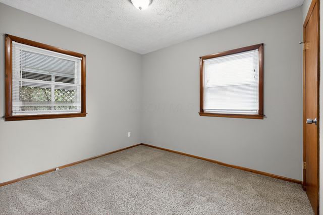 627 Savannah Drive, Columbus, OH 43228