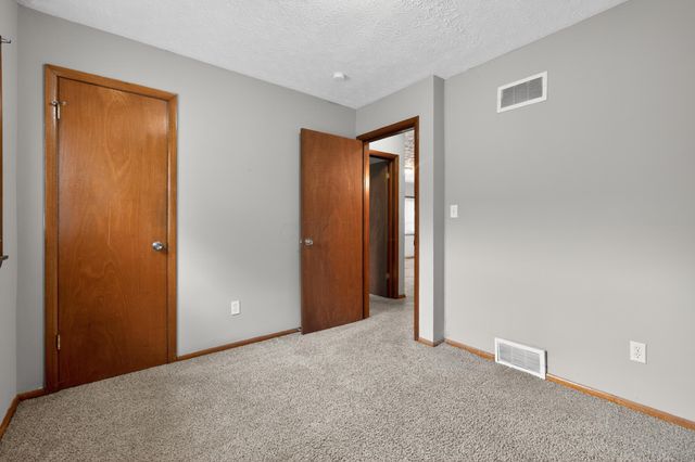 627 Savannah Drive, Columbus, OH 43228