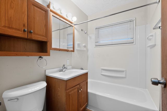 627 Savannah Drive, Columbus, OH 43228