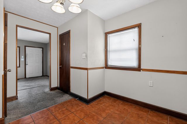 627 Savannah Drive, Columbus, OH 43228