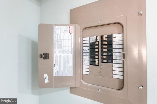 10067 WINDSTREAM DR #2, Columbia, MD 21044