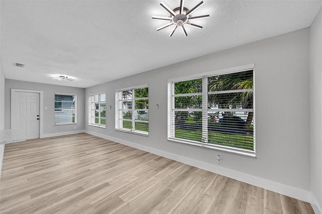 6925 NW 11th Street, Margate, FL 33063
