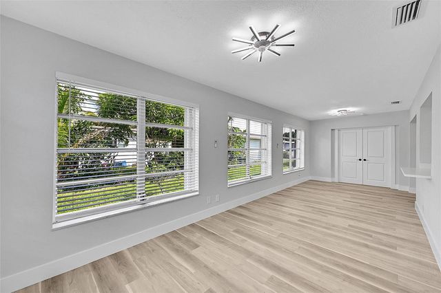 6925 NW 11th Street, Margate, FL 33063