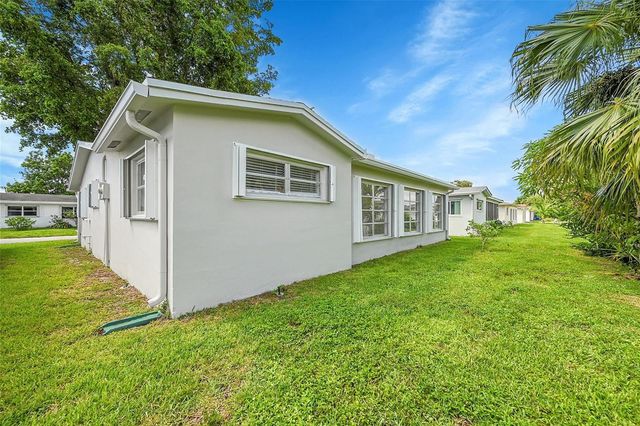 6925 NW 11th Street, Margate, FL 33063