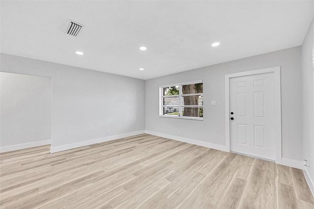 6925 NW 11th Street, Margate, FL 33063