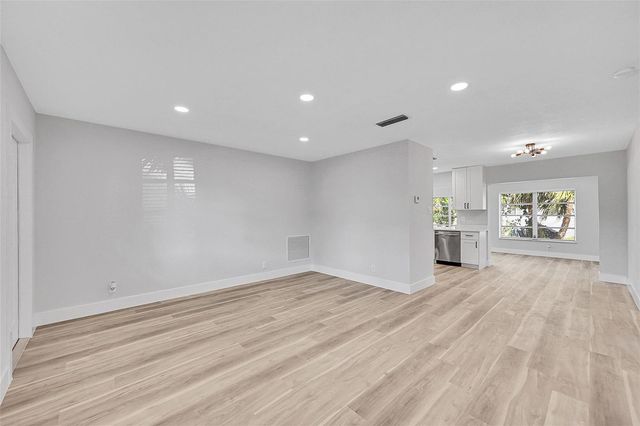 6925 NW 11th Street, Margate, FL 33063