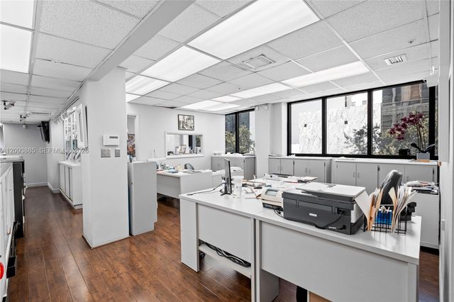 36 NE 1st Street, Miami, FL 33132