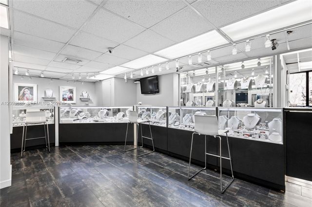 36 NE 1st Street, Miami, FL 33132