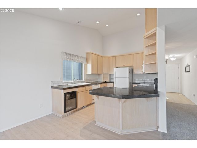 1555 Nw 39TH St, Lincoln City, OR 97367