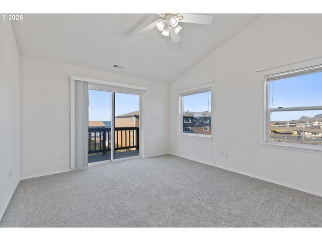1555 Nw 39TH St, Lincoln City, OR 97367
