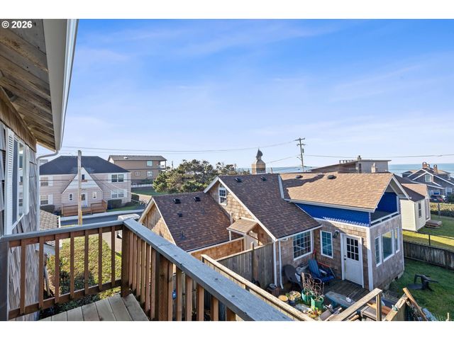 1555 Nw 39TH St, Lincoln City, OR 97367